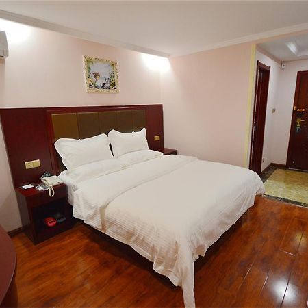 Greentree Inn Shandong Qingdao Development District Sdust Express Hotel Esterno foto