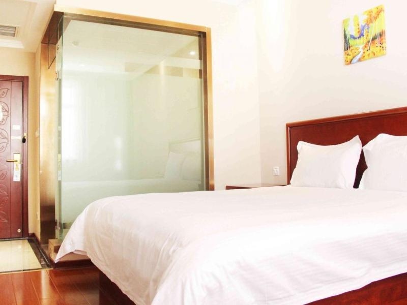 Greentree Inn Shandong Qingdao Development District Sdust Express Hotel Esterno foto